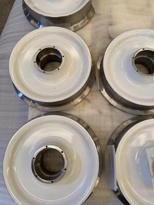 چرخ های ریلی سنگین فولاد که دوام و ظرفیت حمل بار را برای سیستم های حمل و نقل ریلی صنعتی افزایش می دهد