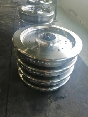 چرخ های ریلی فولادی فورجینگ فشار 42CrMo 4140 60E Material OEM